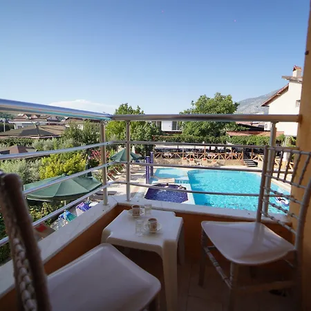 Suzanne Hotel